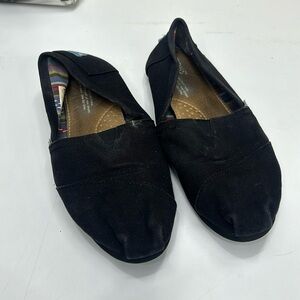 Womens Toms Flats - size 8